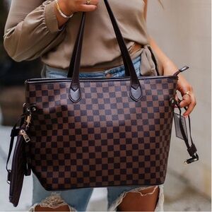 Checkered fashion tote